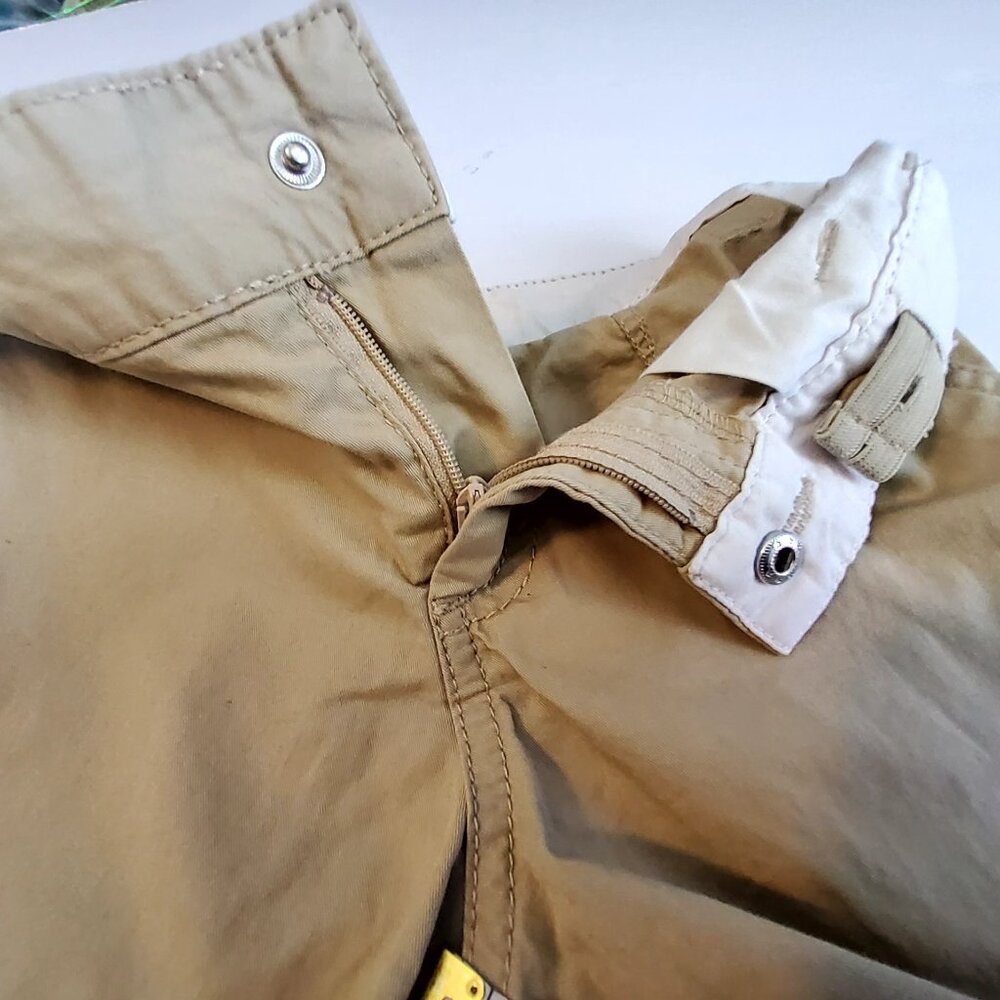 Cat & Jack Boys Beige Cotton Adjustable Waist Shorts Size 5 button-zip closure - Picture 9 of 9